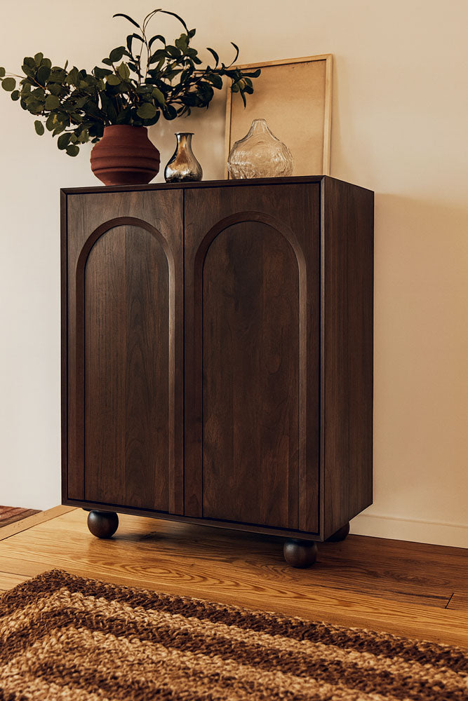 Armoire à 2 portes en bois de manguier avec détails en arc