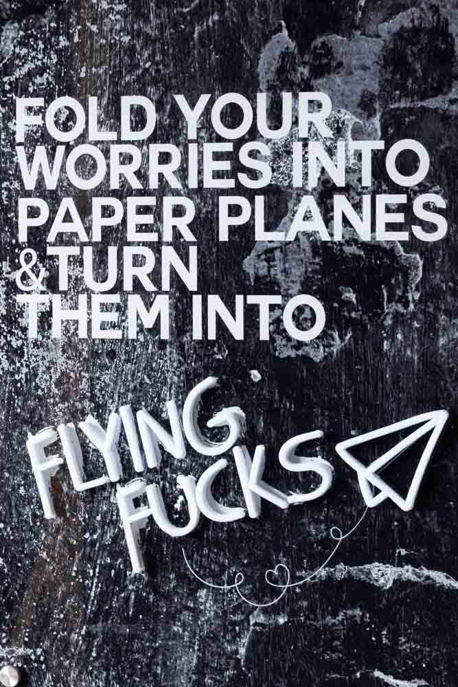 Applique murale néon encadrée Flying Fuck - Disponible en deux options
