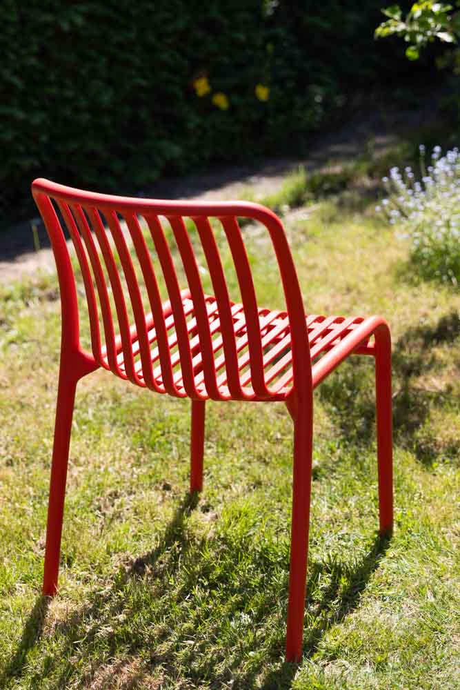 Chaise de salle à manger d'extérieur de jardin rouge