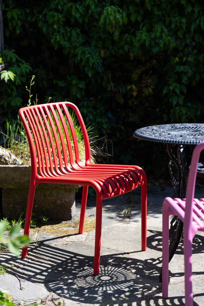 Chaise de salle à manger d'extérieur de jardin rouge