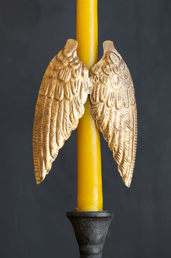 Décoration de bougie en métal ailé doré