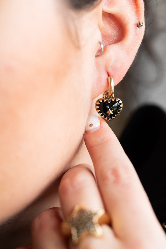 Boucles d'oreilles créoles en forme de cœur en or et noir