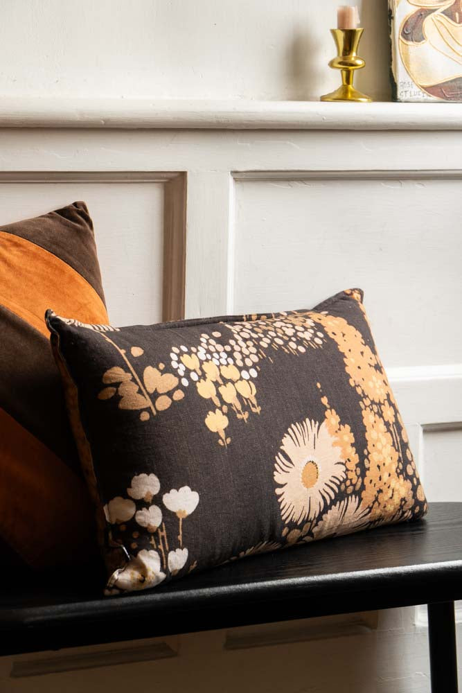 Coussin en coton à fleurs foncées HKLIVING