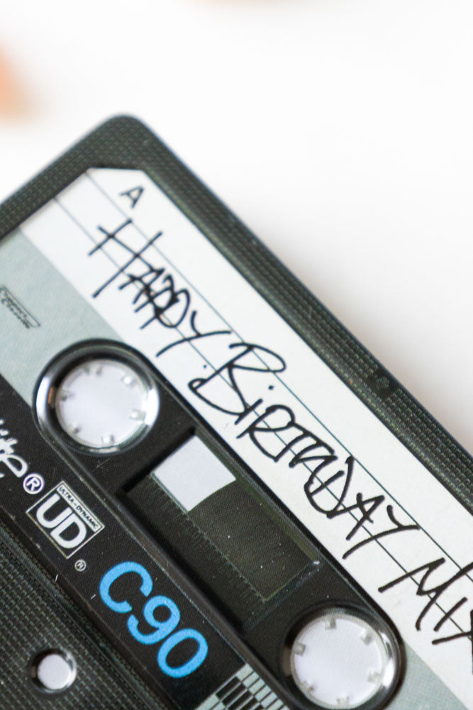 Boîte de rangement pour cassettes audio « Joyeux anniversaire »