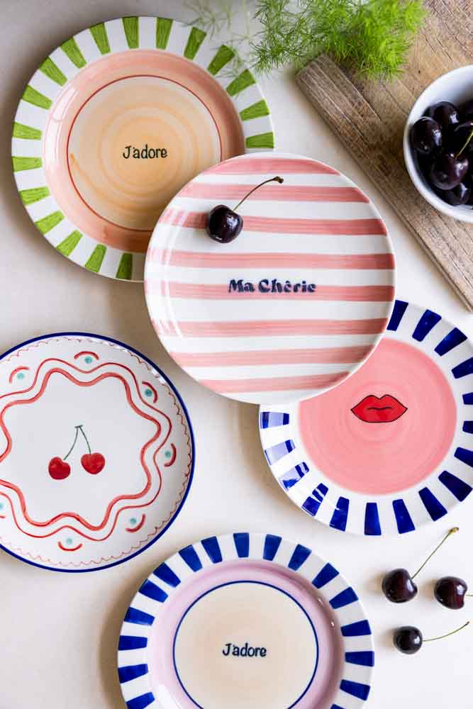Assiette de service en céramique à imprimé cerises