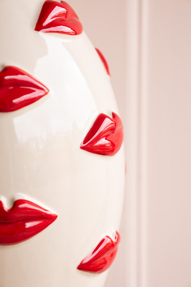 Grand vase à fleurs rouge « Embrasse-moi les lèvres »